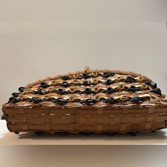 13” Christmas Holiday Basket - Picture 5 of 7